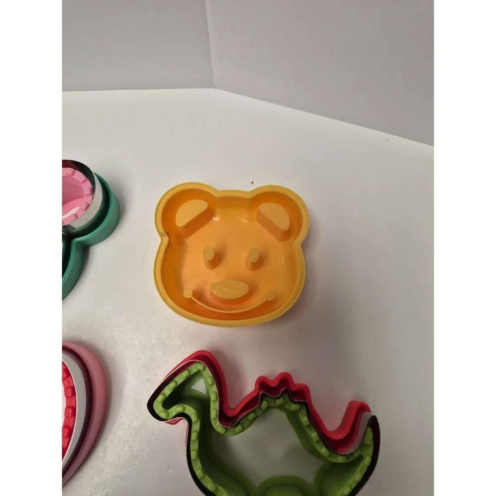 Plastic & Metal Sandwich Cutters/Seal sandwich Kids Lunch
